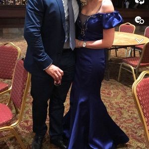 Long party elegant dress for women. Size 36 UC, 4 USA. Color is dark blue.